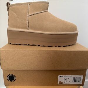 Brand New UGG Classic Ultra Mini Platform | Size 8